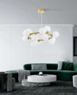 Lampa wisząca złota szczotkowana Marsiada 15 Lumina Deco z białymi kulami na białym tle