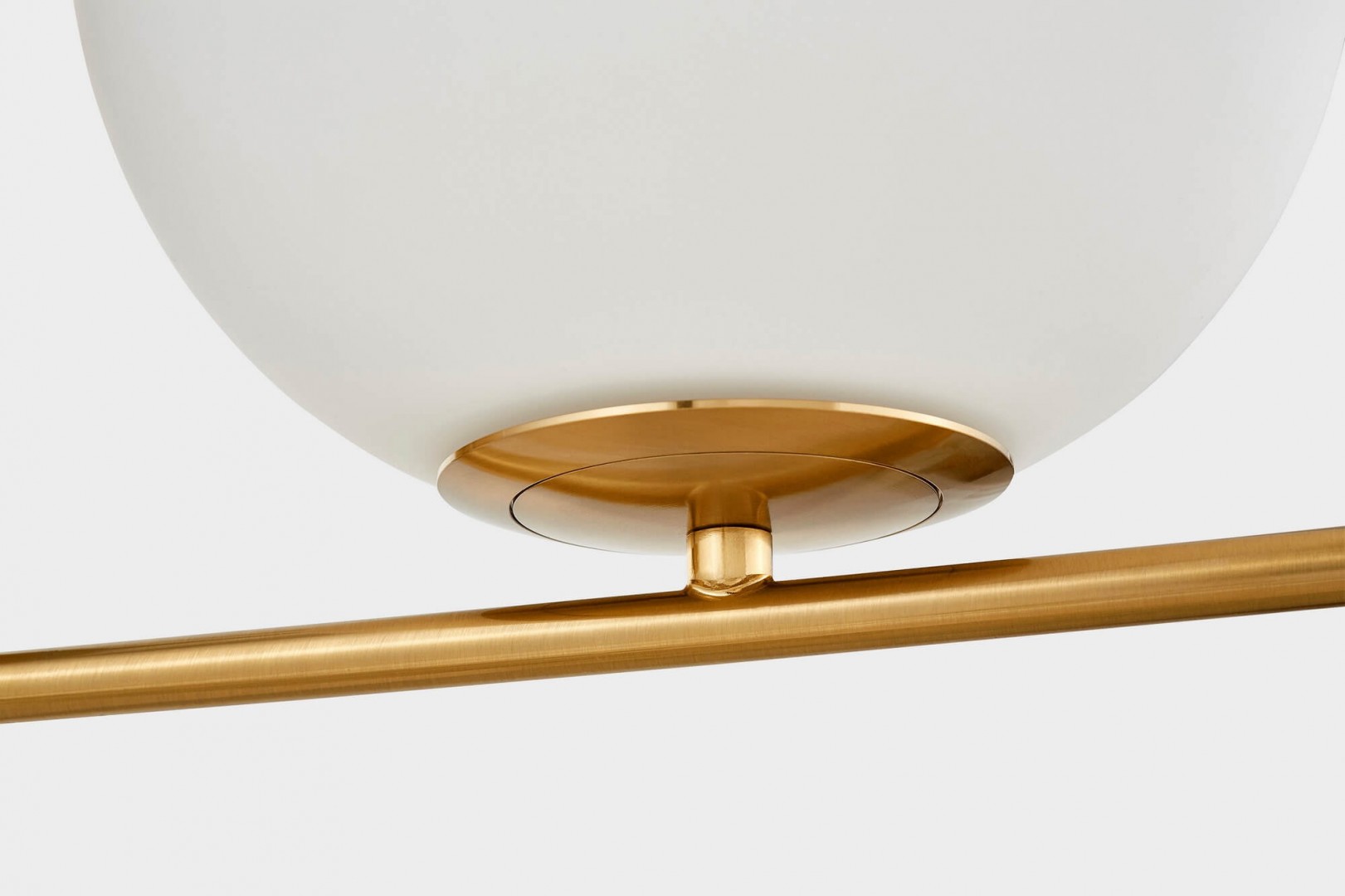 KINKIET LAMPA ŚCIENNA NOWOCZESNA ZŁOTO SZCZOTKOWANE BIAŁA KULA SORENTO 20 LUMINA DECO