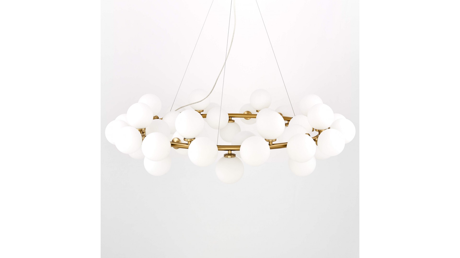 Złota lampa Marsiada 40 Lumina Deco z białymi kulami, nowoczesna dekoracja sufitu do eleganckiego wnętrza