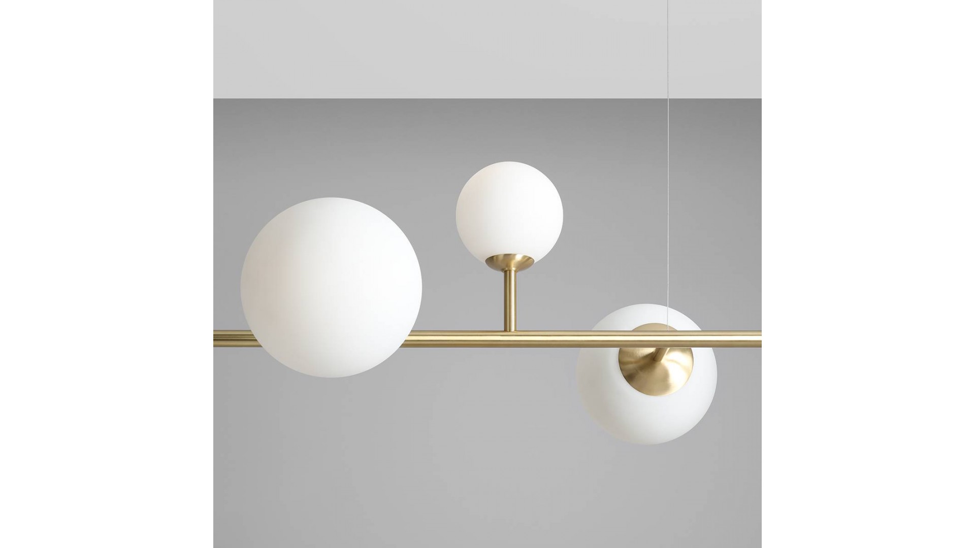 lampa wisząca dione 6 brass aldex – zbliżenie na dolne klosze