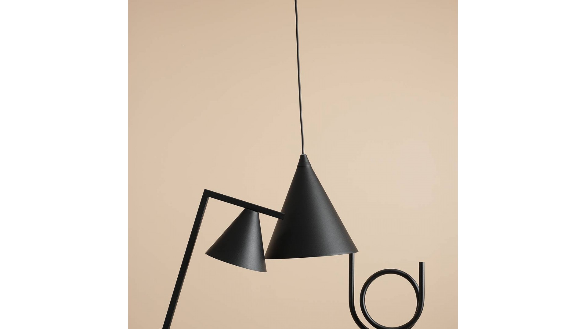 LAMPKA BIURKOWA FORM BLACK ALDEX 1108B1