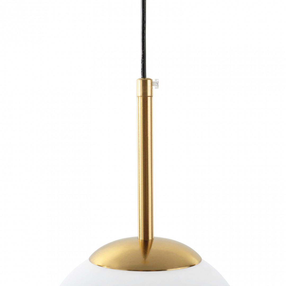 Lampa Fredica zbliżenie na dolną część klosza i złotą podstawę