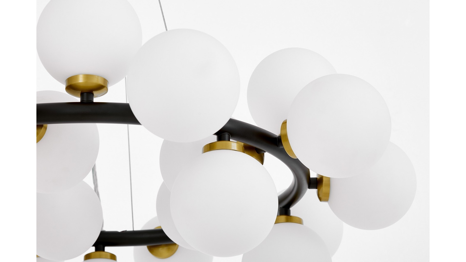 LAMPA WISZĄCA NOWOCZESNA CZARNO-ZŁOTA SZCZOTKOWANA BIAŁE KULE MARSIADA 25 LUMINA DECO