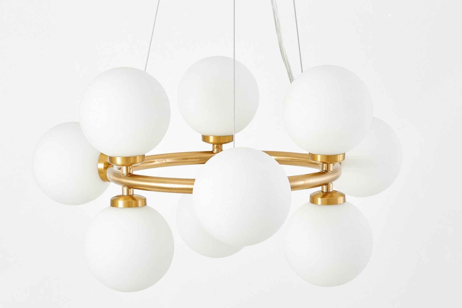 LAMPA WISZĄCA NOWOCZESNA ZŁOTO SZCZOTKOWANE BIAŁE KULE MARSIADA 9 LUMINA DECO