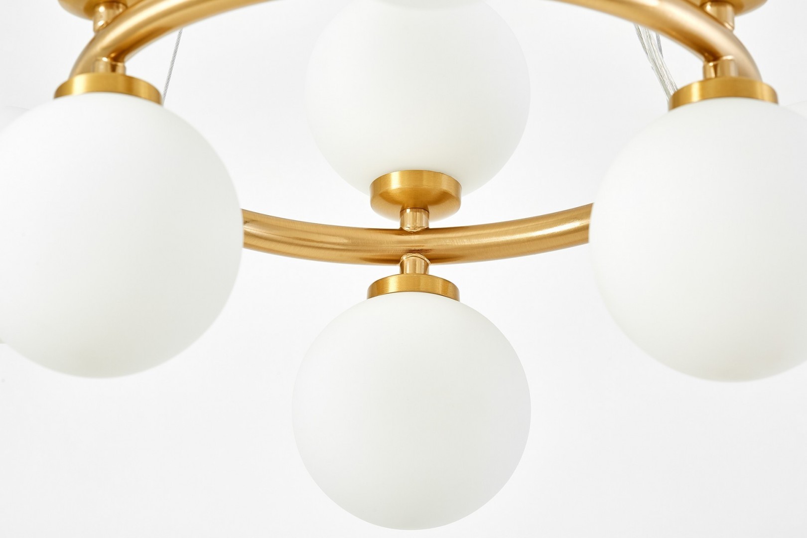 LAMPA WISZĄCA NOWOCZESNA ZŁOTO SZCZOTKOWANE BIAŁE KULE MARSIADA 9 LUMINA DECO