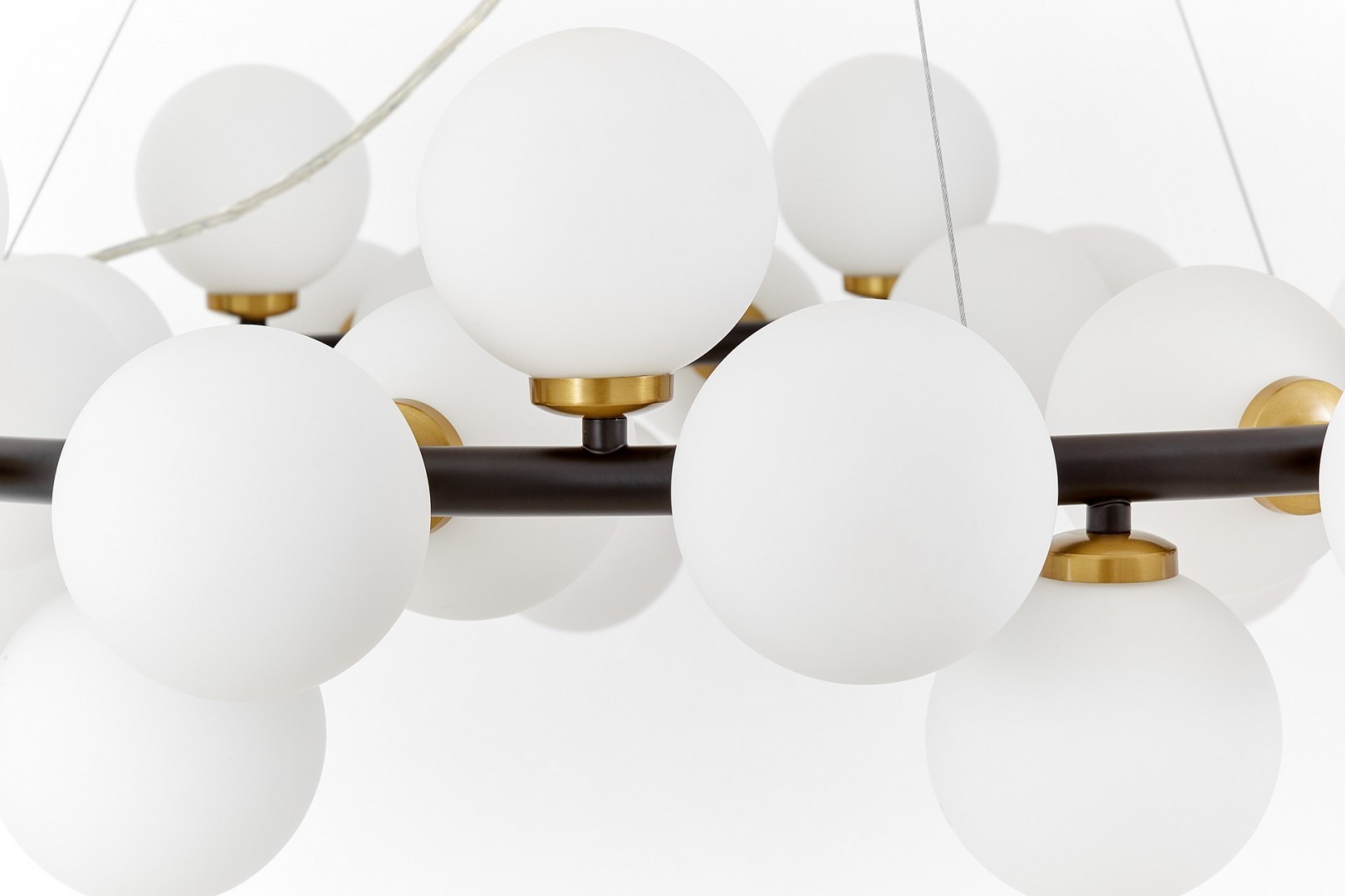LAMPA WISZĄCA NOWOCZESNA CZARNO-ZŁOTA SZCZOTKOWANA BIAŁE KULE MARSIADA 40 LUMINA DECO