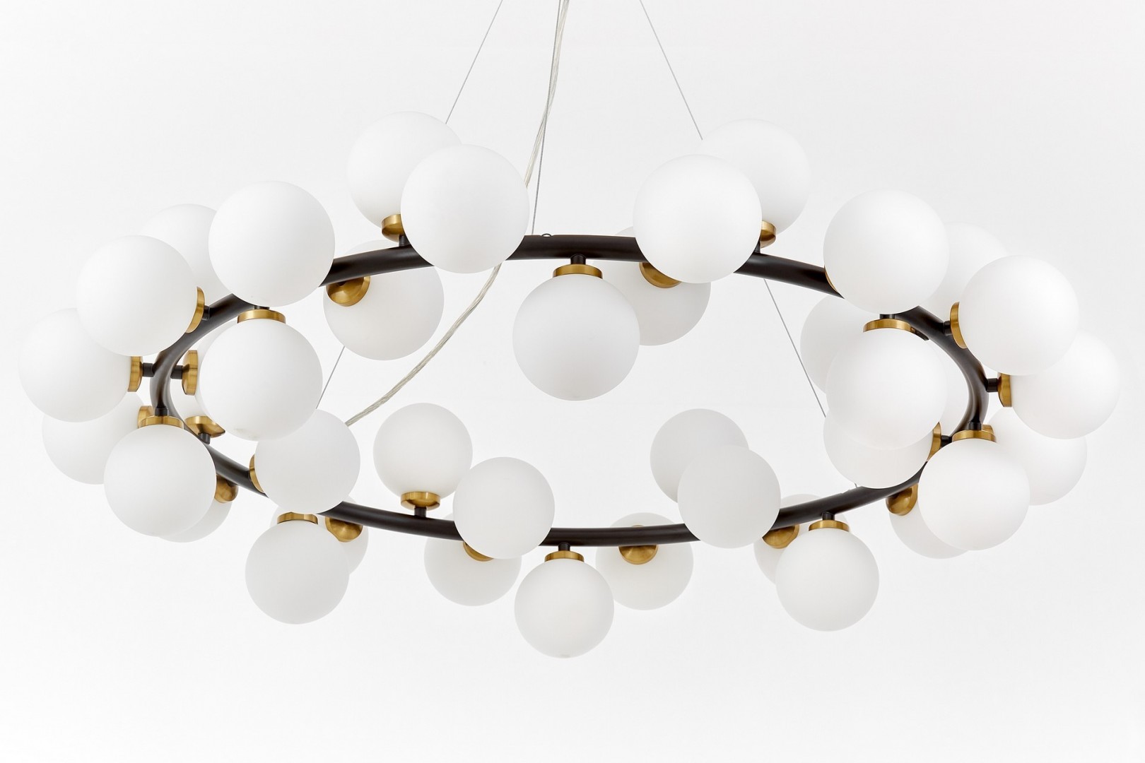 LAMPA WISZĄCA NOWOCZESNA CZARNO-ZŁOTA SZCZOTKOWANA BIAŁE KULE MARSIADA 40 LUMINA DECO