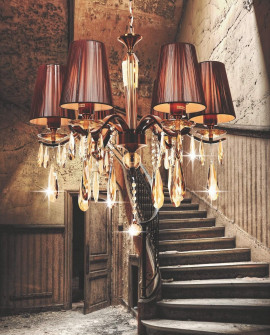 Złoty szczotkowany żyrandol z kryształkami Lumina Deco ALESSIA pasujący do salonu w stylu glamour
