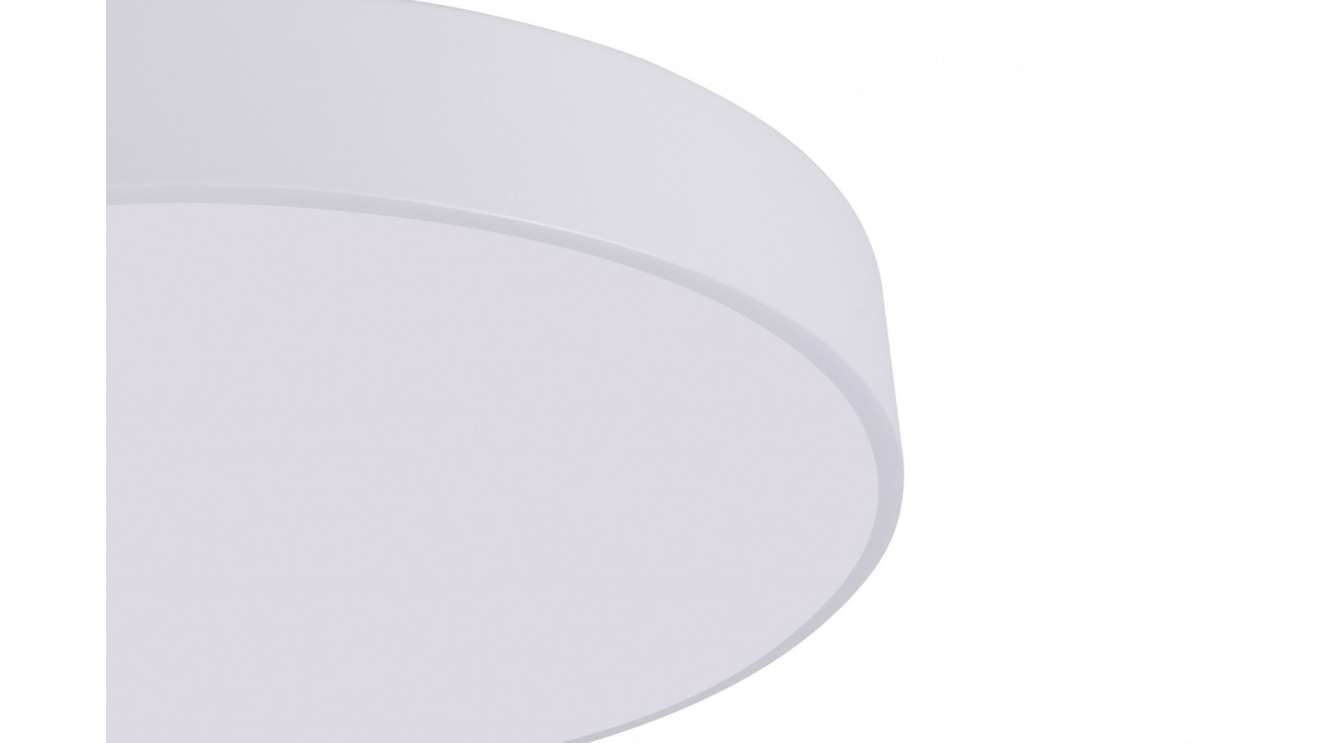 zbliżenie białego plafonu LED okrągła lampa sufitowa z matowym kloszem o średnicy 50 cm model ORBO do wnętrz