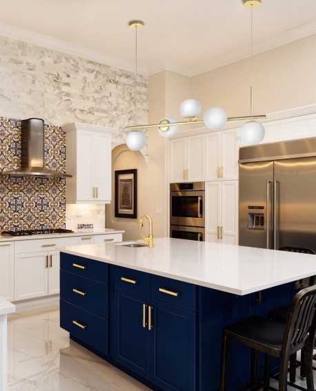 LAMPA WISZĄCA ŻYRANDOL NOWOCZESNA ZŁOTO KLASYCZNE BIAŁE KULE LEDO 5