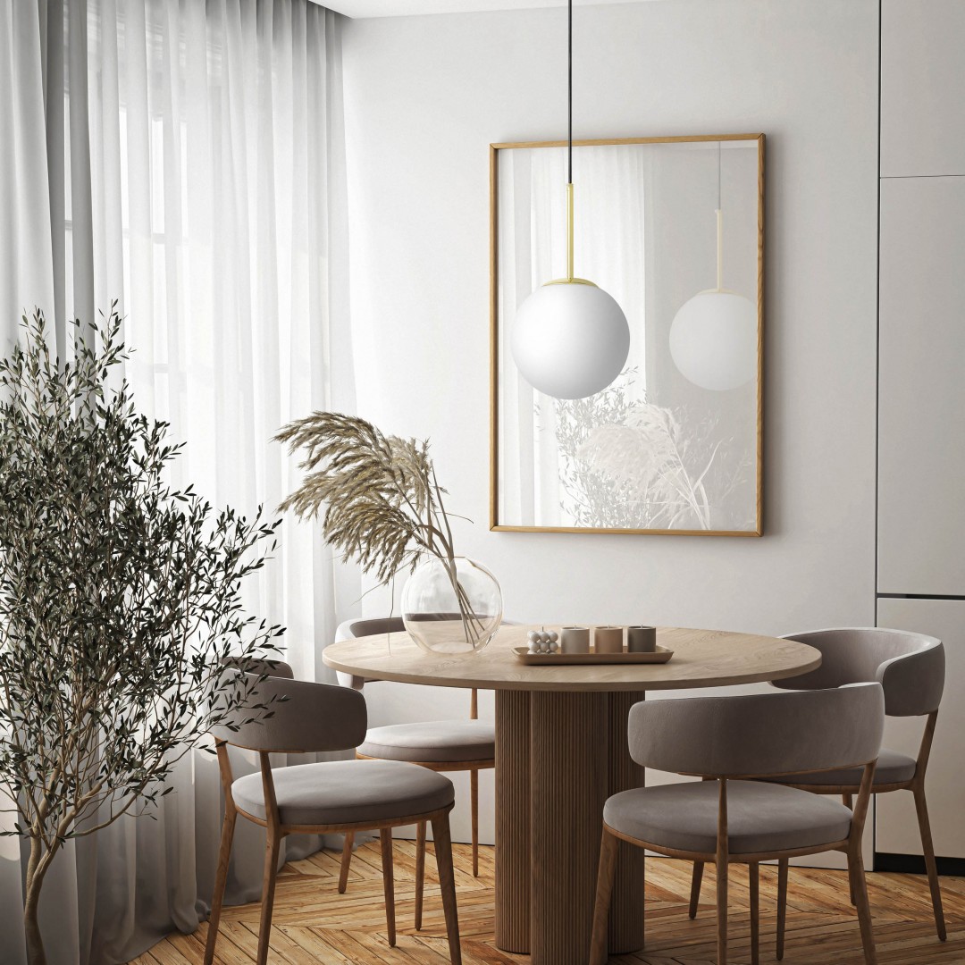 lampa fredica 20 biała kula złoto klasyczne w jadalni
