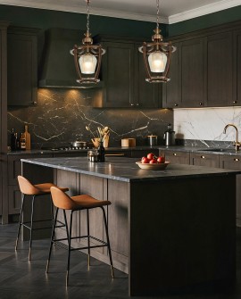 Lampa wisząca loft złota szczotkowana ze szklanym kielichem i metalową ramą