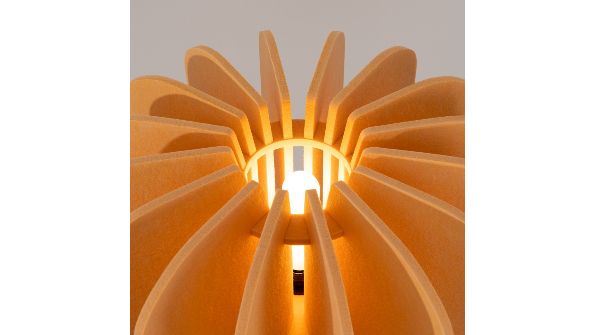 Lampa podłogowa MULA 45 żółta