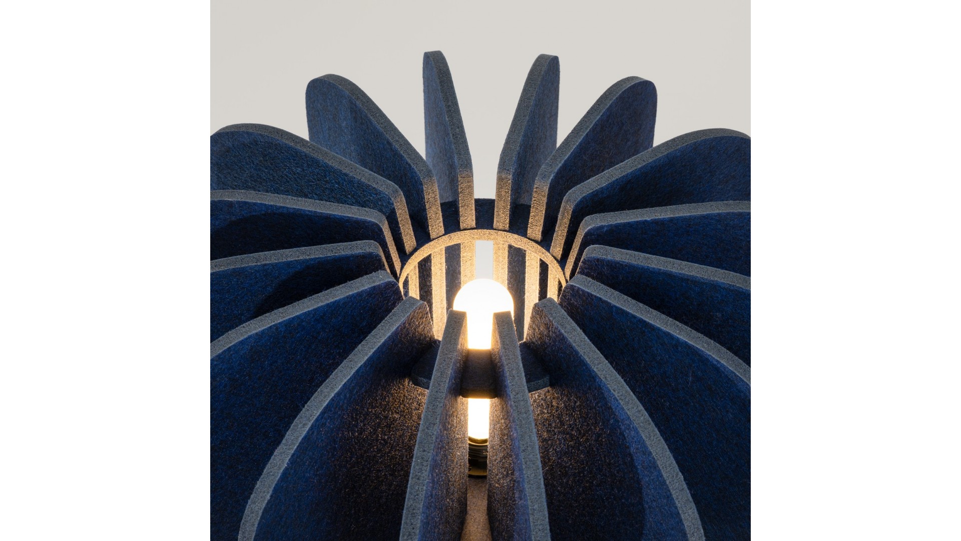 Lampa podłogowa MULA 45 granatowa