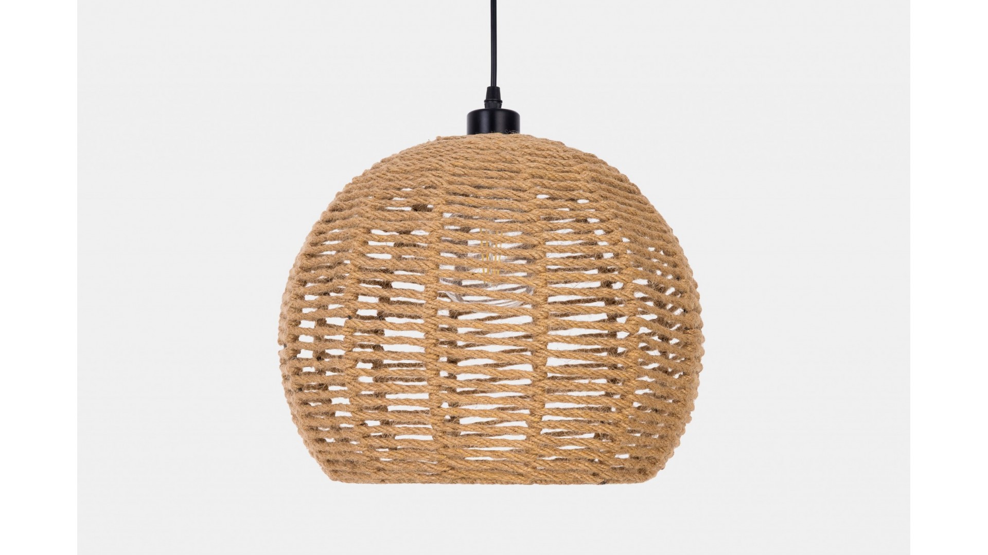 Pleciona lampa wisząca w stylu boho z ażurowym kloszem idealna do salonu