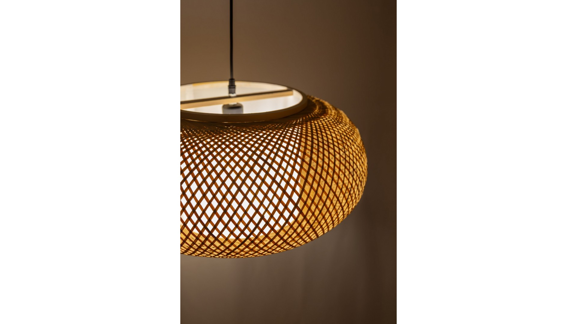 Boho pleciony żyrandol z naturalnego bambusa
