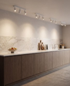 biała lampa sufitowa spot do kuchni nowoczesna metalowa oprawa z trzema regulowanymi tubami producent SPOT model NEO W3