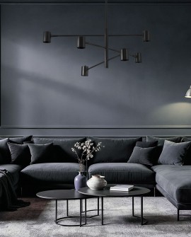 nowoczesny czarny żyrandol sufitowy z minimalistycznymi kloszami do przestronnego salonu o eleganckim wykończeniu