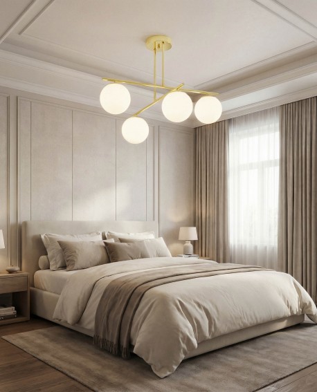 nowoczesny żyrandol wiszący złoty Ledo 4 z białymi kulami idealny do sypialni z klasycznym designem