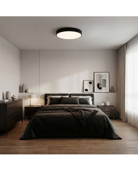 czarny plafon sufitowy w przytulnej sypialni nad łóżkiem designerska lampa ORBO D50 nowoczesne oświetlenie marki Lampit