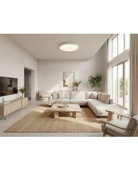 duża lampa sufitowa plafon w białej obudowie w jasnym salonie z dużymi oknami marka Lampit seria Orbo D60 minimalistyczne światł