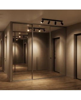 czarna lampa sufitowa spot z czterema regulowanymi tubami na długiej listwie do dużych wnętrz producent lampit model NEO W4