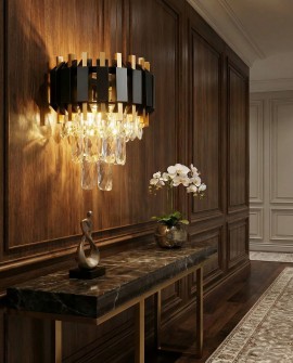 kinkiet RIVO W2 od Lampit czarno złota lampa ścienna z pionowymi czarnymi listwami i wiszącymi kryształami