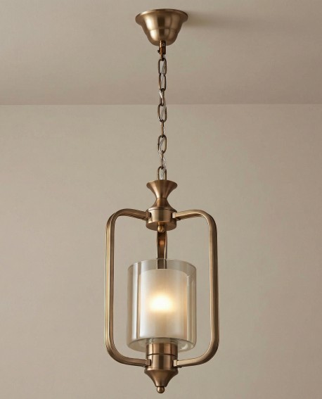  Lampa wisząca ATLANTA W1 w stylu loft, mosiężna z eleganckim szklanym kloszem, idealna do nowoczesnych wnętrz, dodająca ciepła