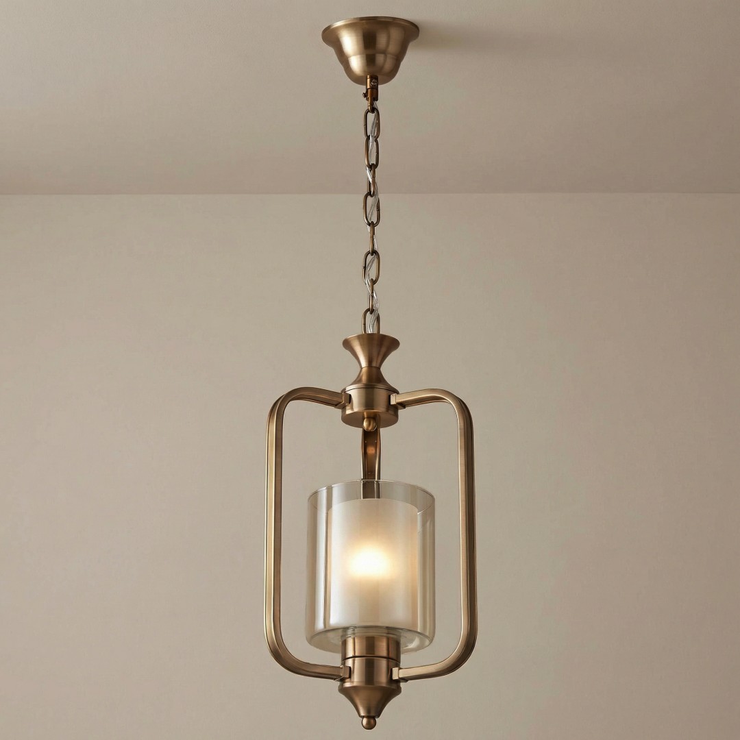  Lampa wisząca ATLANTA W1 w stylu loft, złota szczotkowana z szklanym kloszem, idealna do nowoczesnych wnętrz, dodająca ciepła