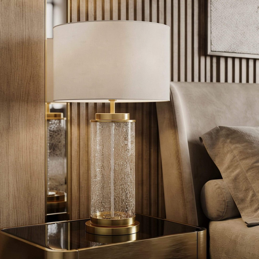 lampa stołowa nocna glamour biało złota szczotkowana positano lumina deco na białym tle