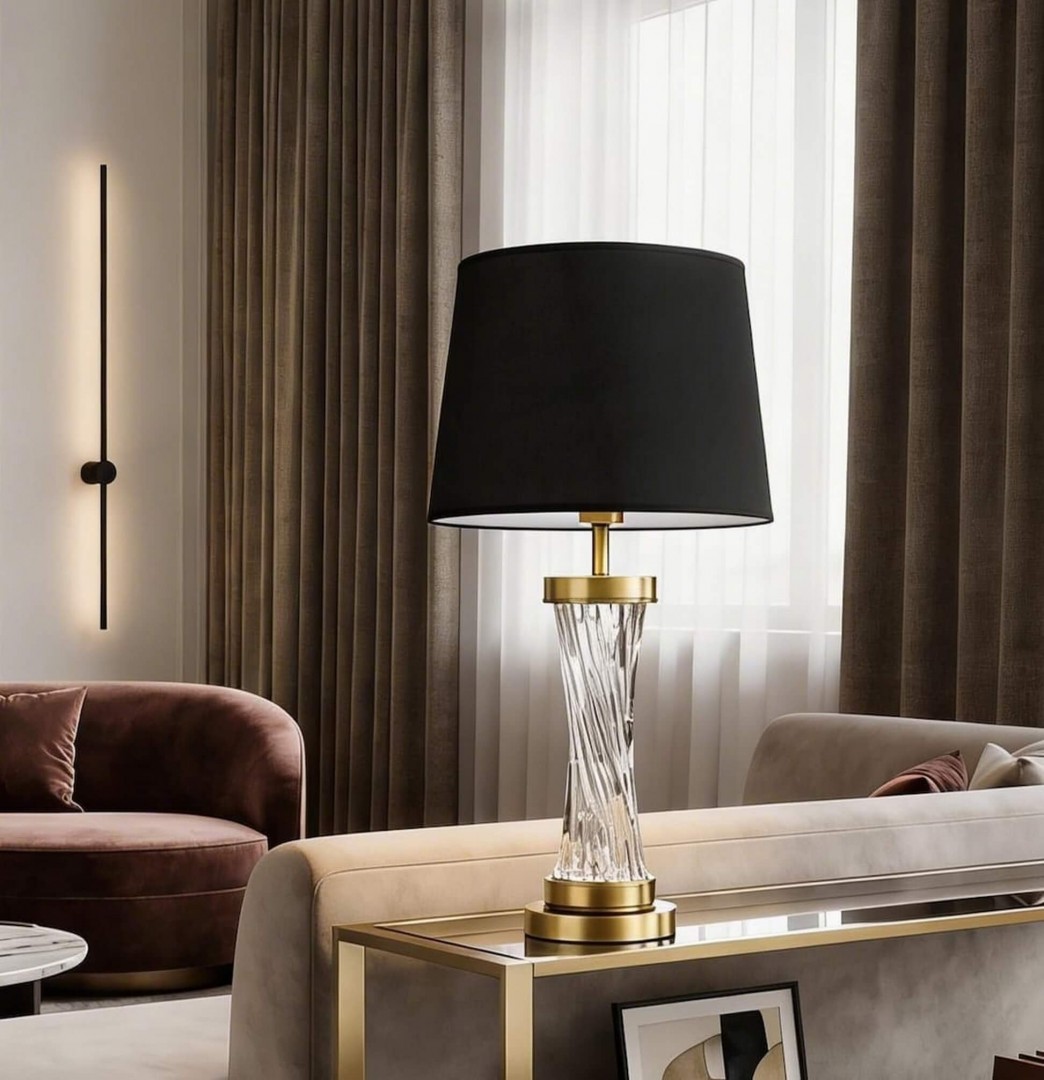 lampa stołowa glamour czarno-złota szczotkowana Villanova Lumina Deco z czarnym abażurem