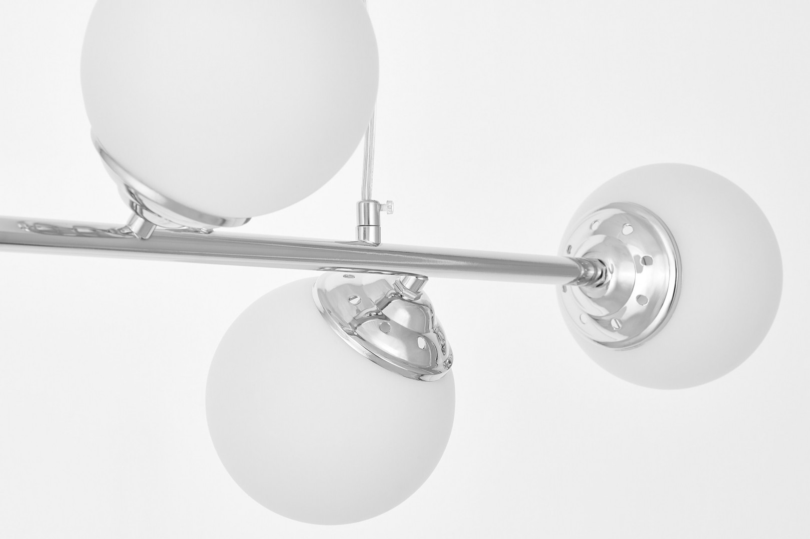 Detal połączenia metalowych i szklanych elementów lampy FINO W4 