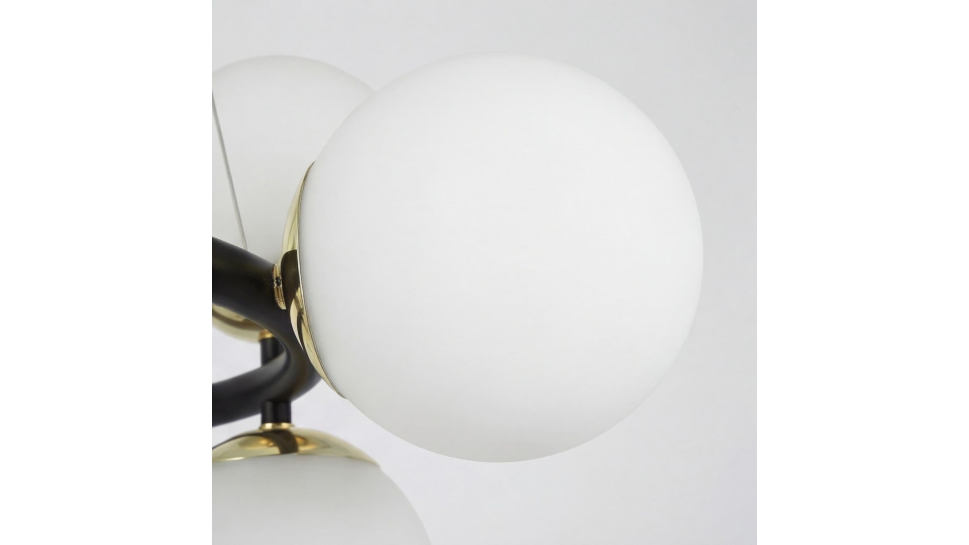 nowoczesny mleczny klosz lampa elegancki wygląd