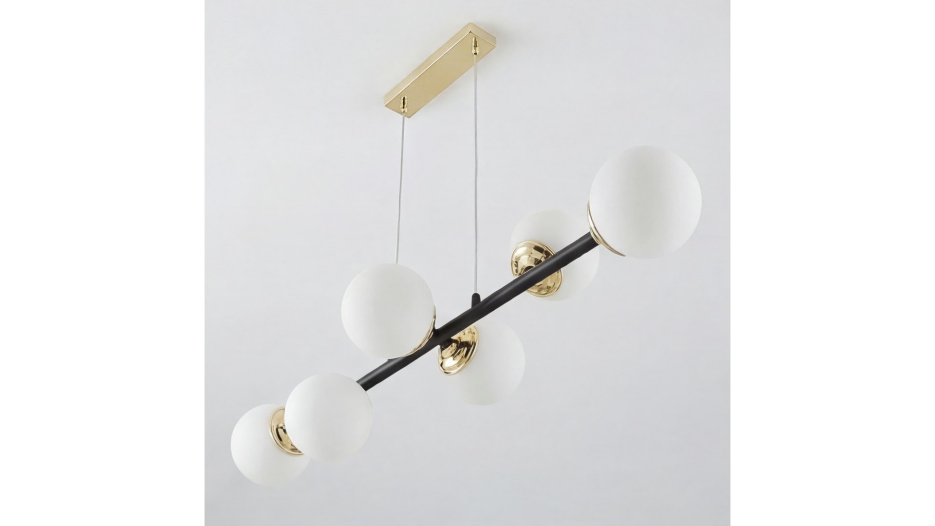 lampa wisząca czarna geometryczna forma nowoczesne oświetlenie wnętrza
