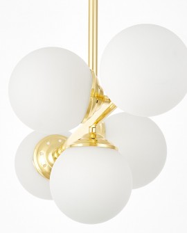 Oświetlenie sufitowe FINO W5 złota rama z mlecznymi kulami do nowoczesnego salonu