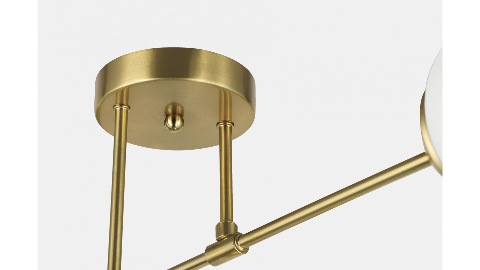 Złota podsufitka lampy Fino 4 LED, szczegół mocowania – eleganckie wykończenie Lampit