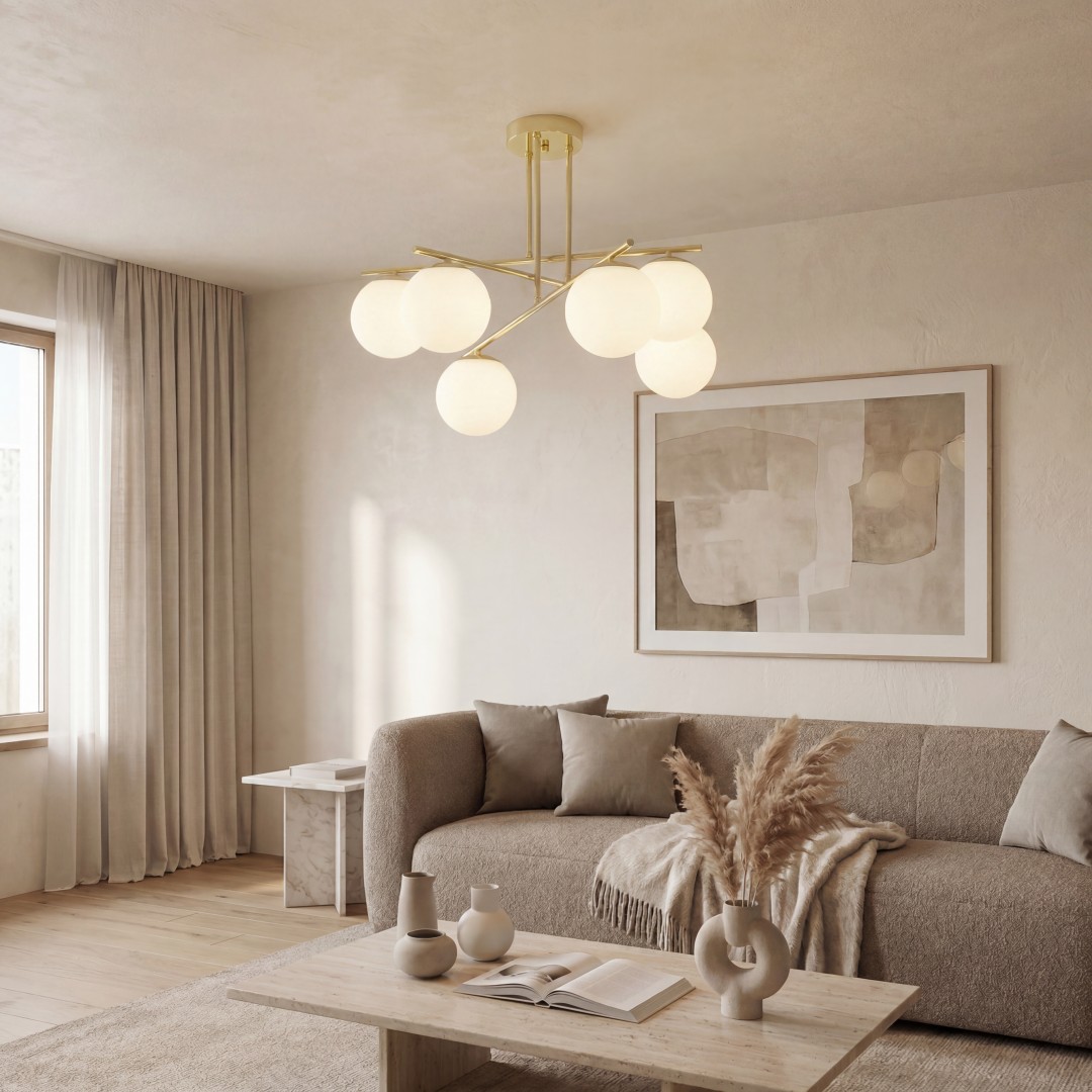Lampa sufitowa LEDO W6 Lampit z białymi kulami w nowoczesnym salonie z beżową sofą