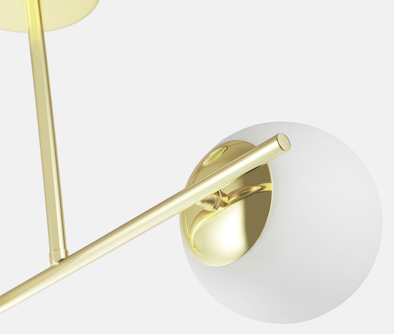 Złota lampa sufitowa z dwoma mlecznymi kulami, nowoczesny model do eleganckich wnętrz glamour i modern classic