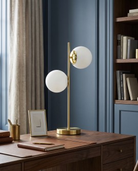 Designerska biurkowa lampa stołowa Lampit teso W2 w nowoczesnej aranżacji biura
