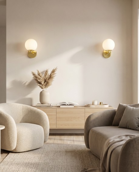 Lampa Ścienna nowoczesny kinkiet w klasycznym złocie w eleganckim salonie
