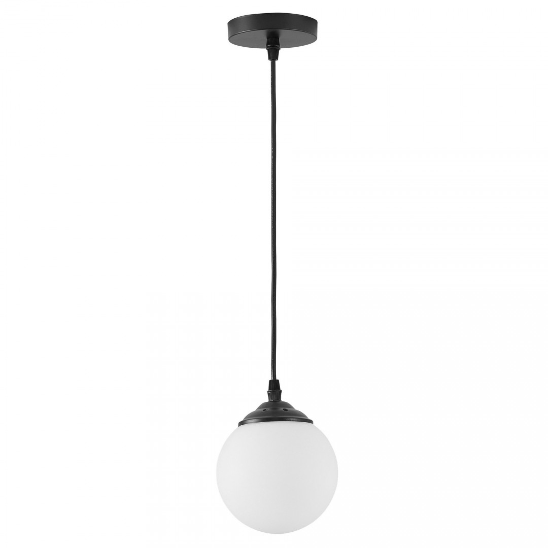 pojedyncza lampa wisząca z jednym białym matowym kloszem od Lampit z serii Fino