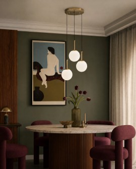 Nowoczesna lampa wisząca złota szczotkowana potrójna białe kule fredica 3 okrągła lumina deco