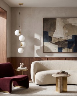 Nowoczesna oprawa STELVIO W4 z czterema kulistymi kloszami i złotą ramą od Lumina Deco